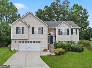 775 Lewis Ridge Cir, Lawrenceville, GA 30045