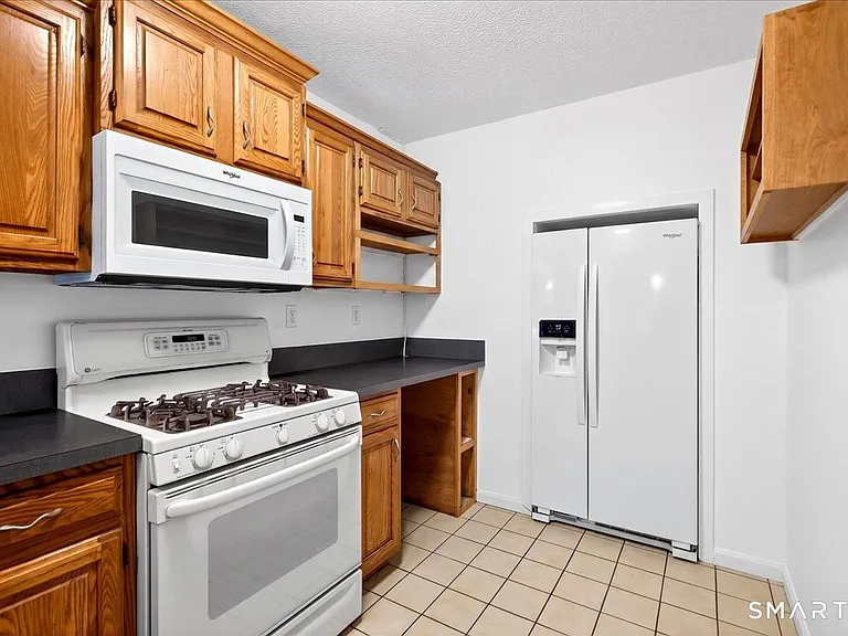 60 Coleman St #A8 — Photo 14