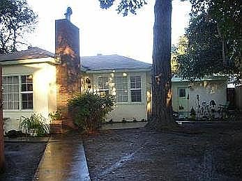 2nd image of 611 Circle Dr