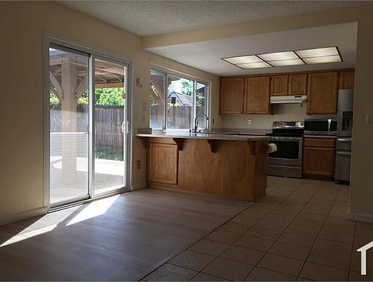5th image of 3637 Astral Dr