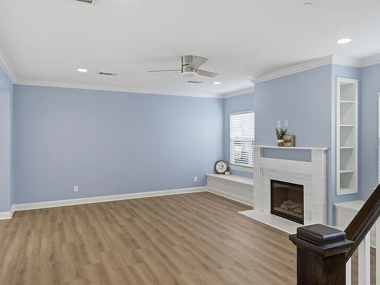 623 Streamside Ln — Photo 13