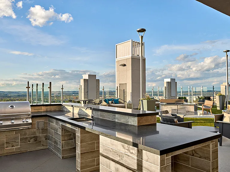 SkyDeck with BBQ grills and entertainment bar