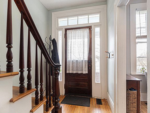 5th image of 224 N Grove St