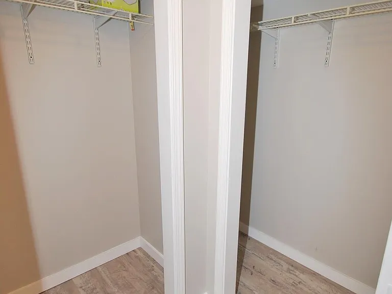 1710 Drake Ave — Photo 11