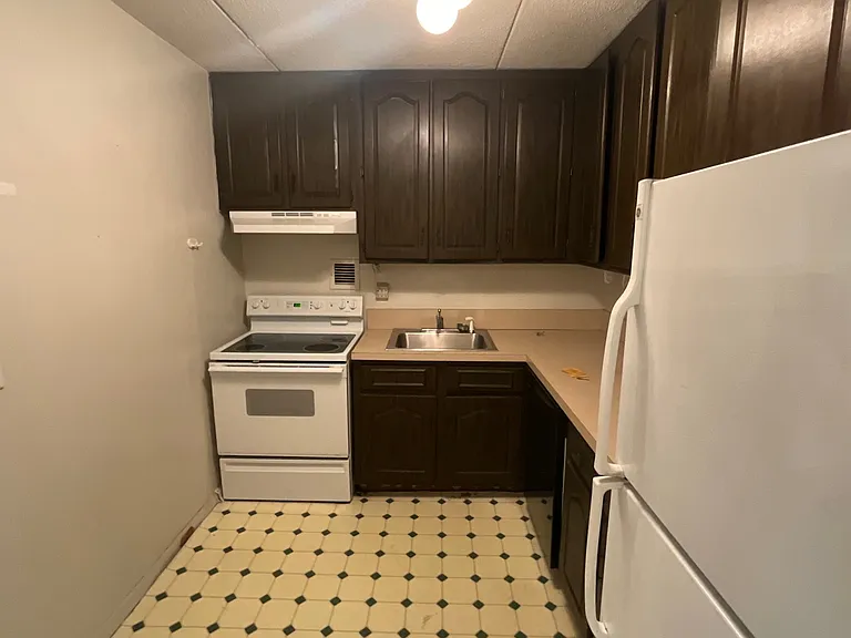 250 Gorge Rd #7H — Photo 9