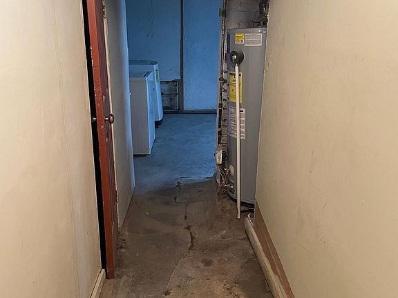 5th image of 562 Loveless Ave