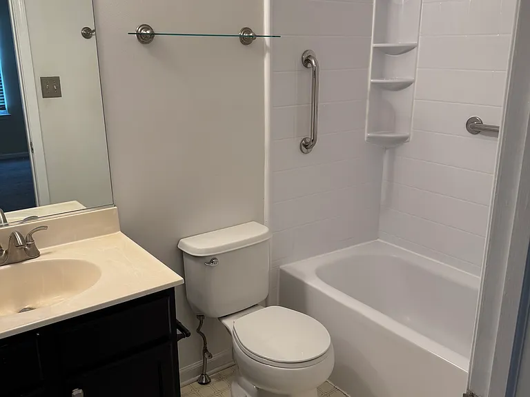 1349 Valley Dr — Photo 7