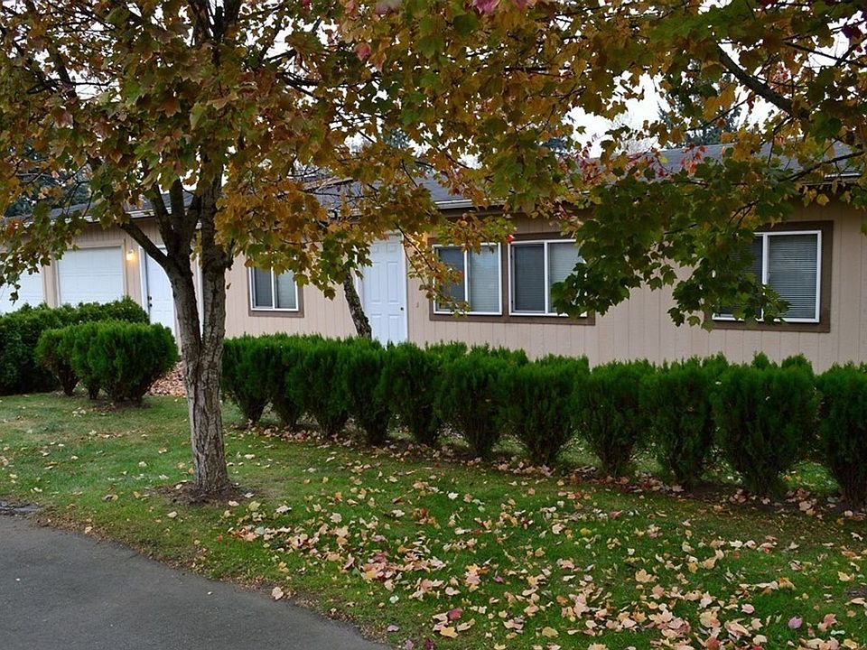 1st image of 733 8th St NE