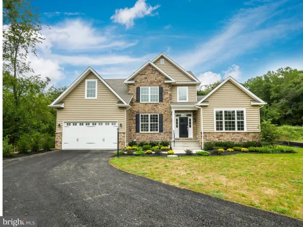 225 Stouts Valley Rd, Easton, PA 18042