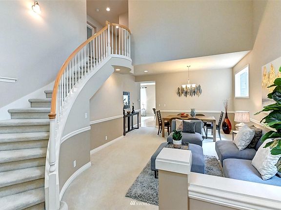4th image of 19139 NE 65th Way