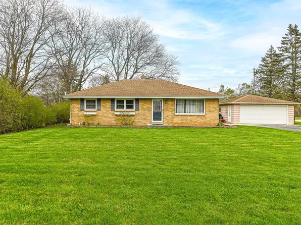 4690 South 114th STREET, Greenfield, WI 53228