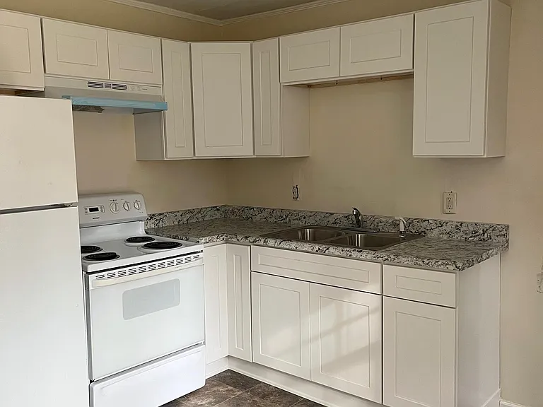 6142 Green St SE — Photo 2