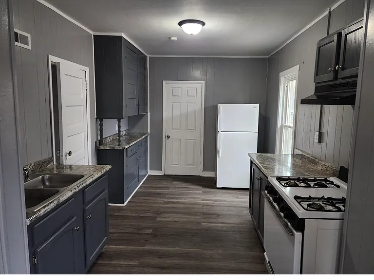 520 Sherman St #2 — Photo 10
