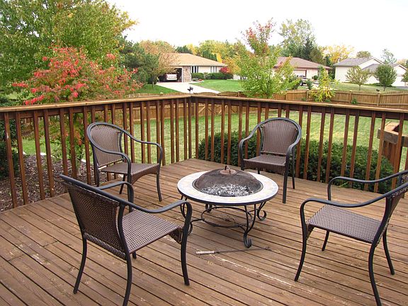 Two-Level Deck w/Fenced Yard