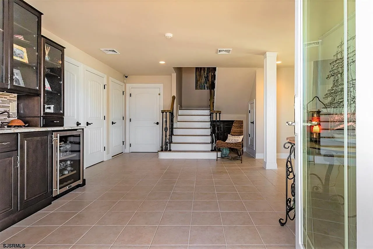5 bed, 5.5 bath, $7,000 — Photo 2