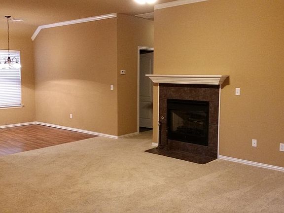 Living Room w/fireplace