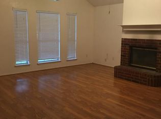 6132 Wall St, Arlington, TX 76018