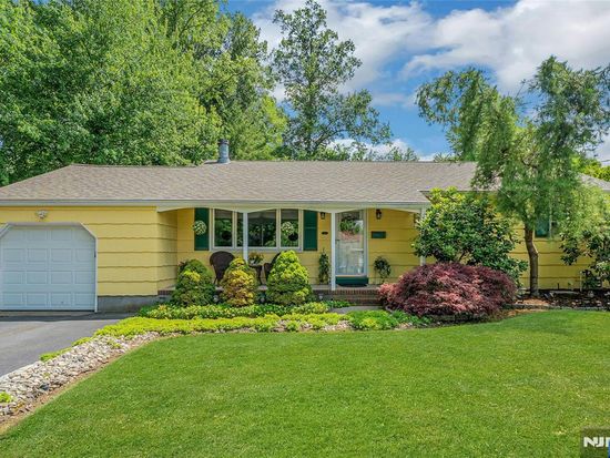 9 Fairway Avenue, Emerson, NJ 07630
