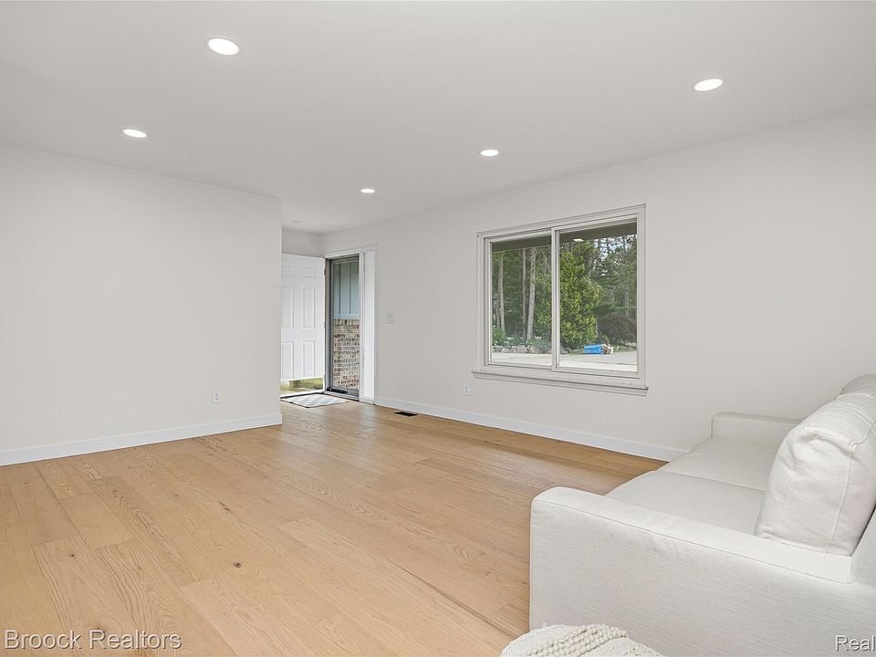 2000 Matthew St, photo 10