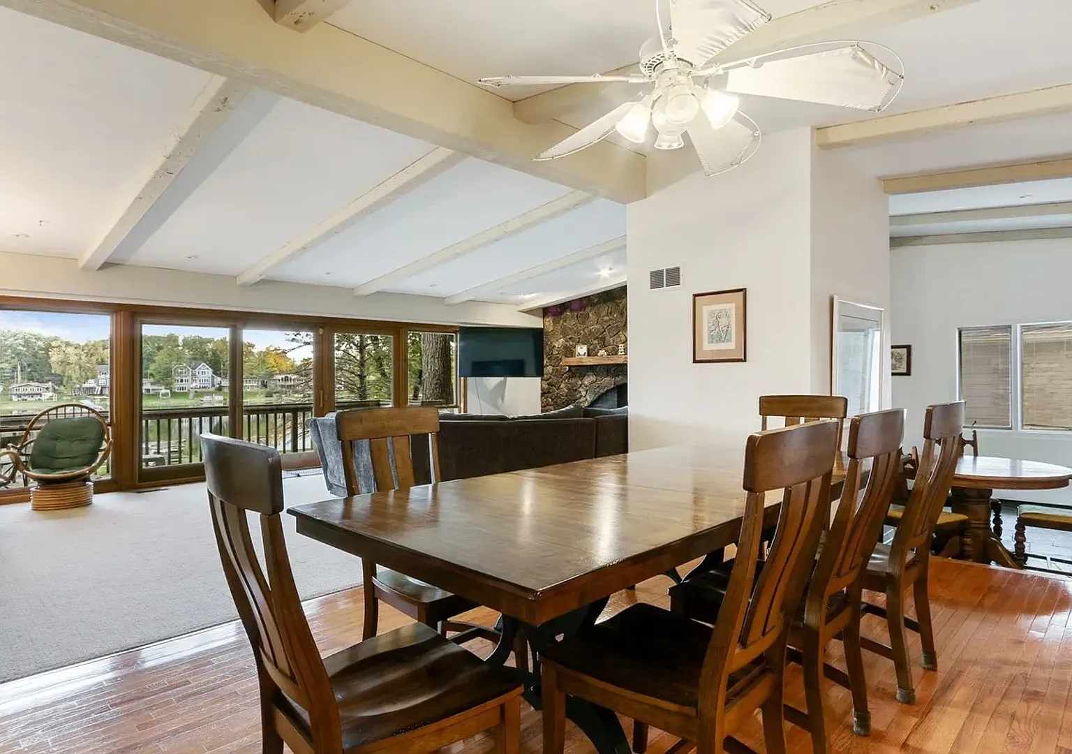 Powers Lake Waterfront Home with Private Pier Available for Monthly Rental — Photo 4