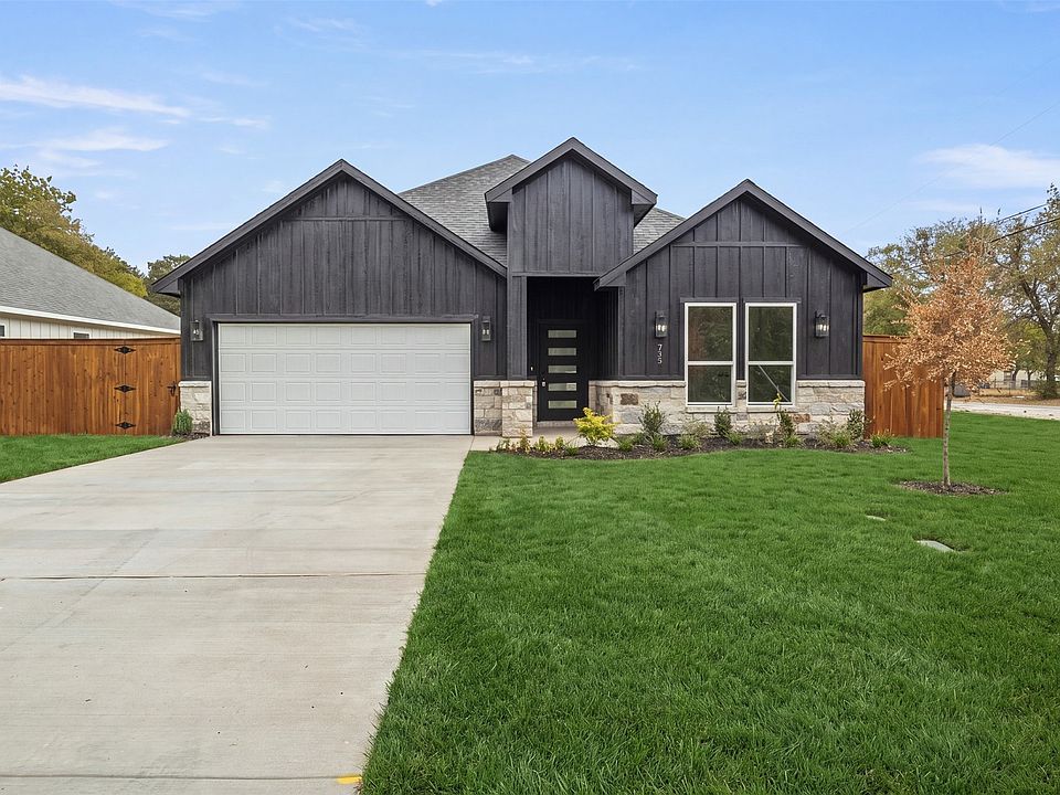 1st image of 736 Old London Ln