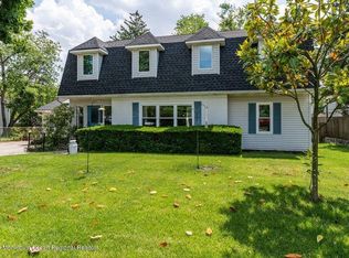 5 Ridgewood Dr, Toms River, NJ 08755