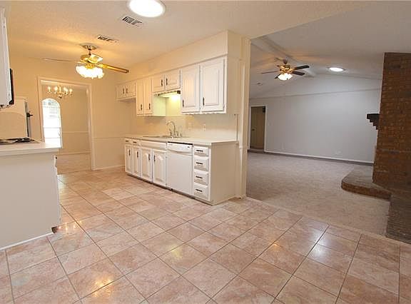 4th image of 904 Skylark Dr