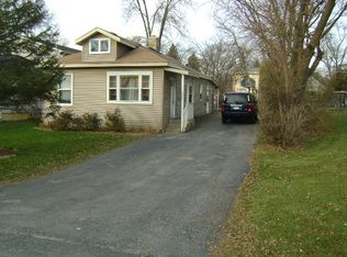 318 Beachview Dr, Round Lake Beach, IL