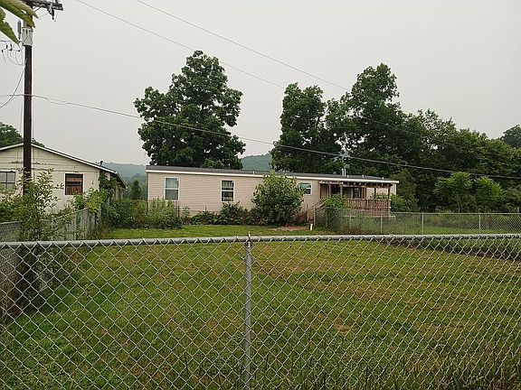 3rd image of 2319 Murphy Rd