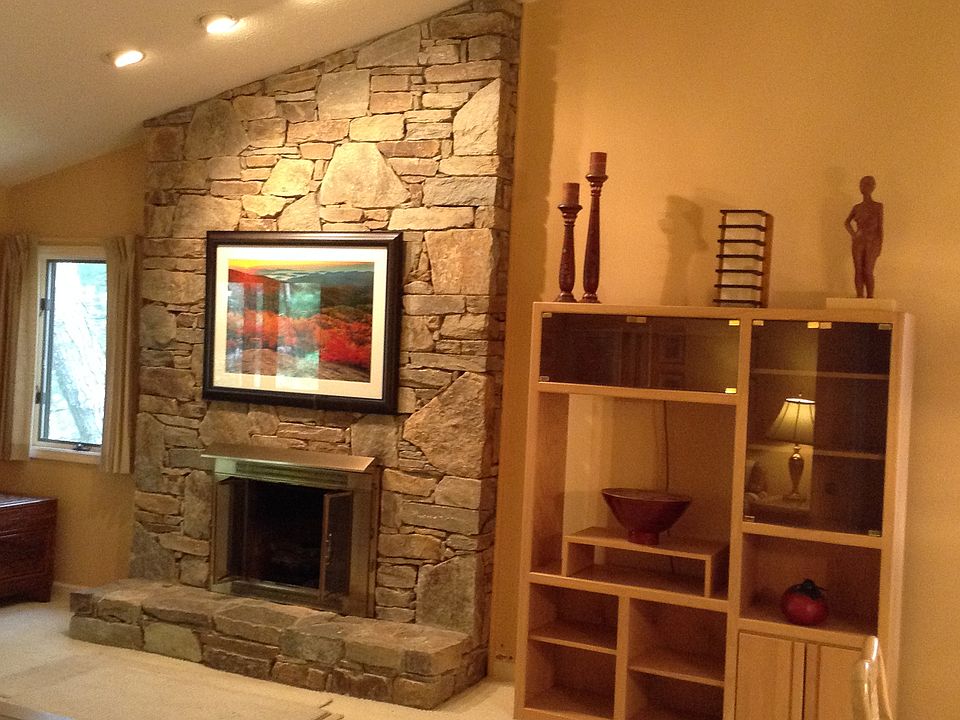 1st image of 403 N Scarlet Oak Ln