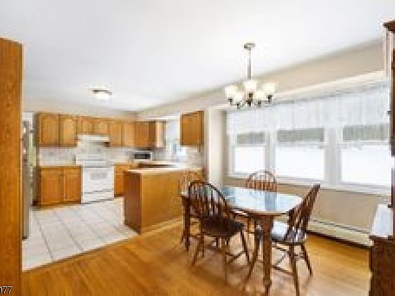 5th image of 331 Mount Hermon Rd