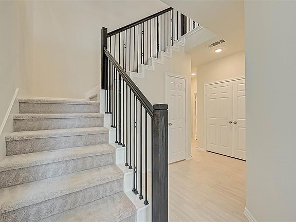 3rd image of 3118 Longleaf Meadows Dr