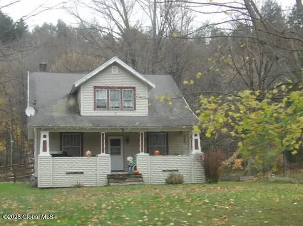 71 Dolge Ave, Dolgeville, NY 13329