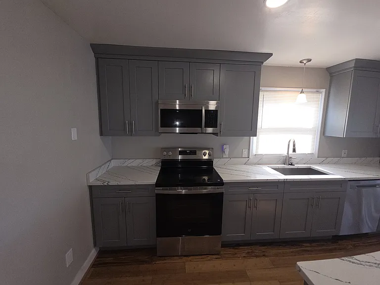 1331 Bayville St — Photo 15