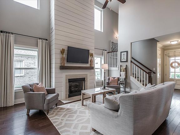 Great windows allowing the home to be flooded with natural light.