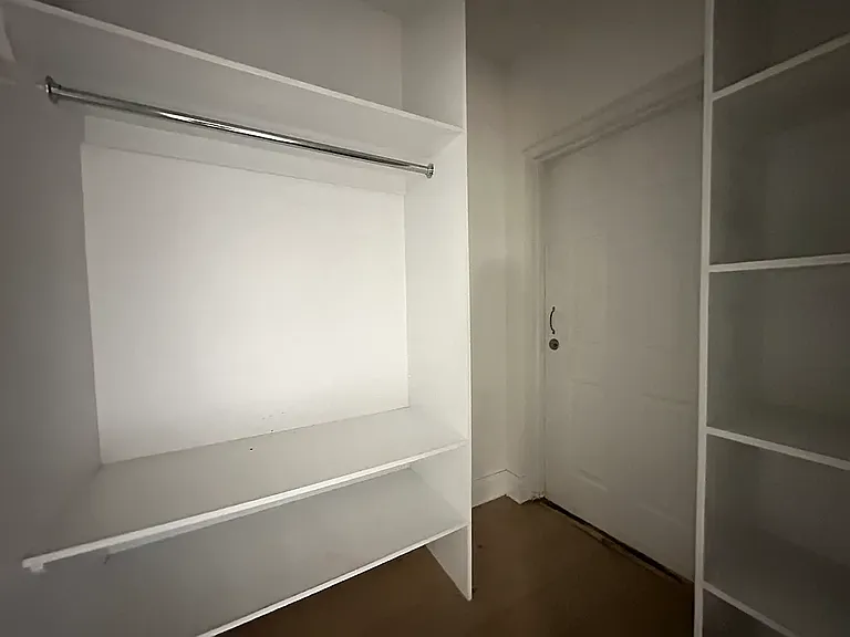 211 Johnson Ave #1R — Photo 5