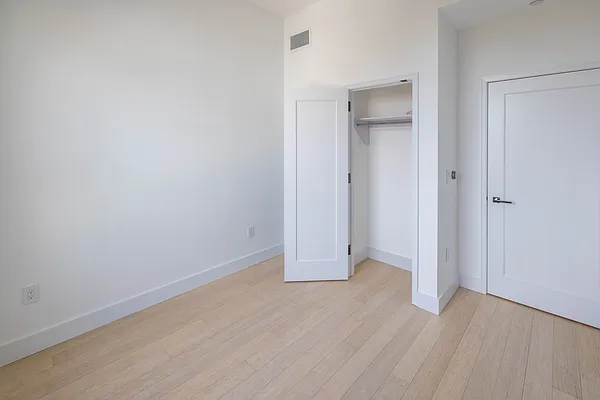 Rented by DelShah Capital LLC | media 21