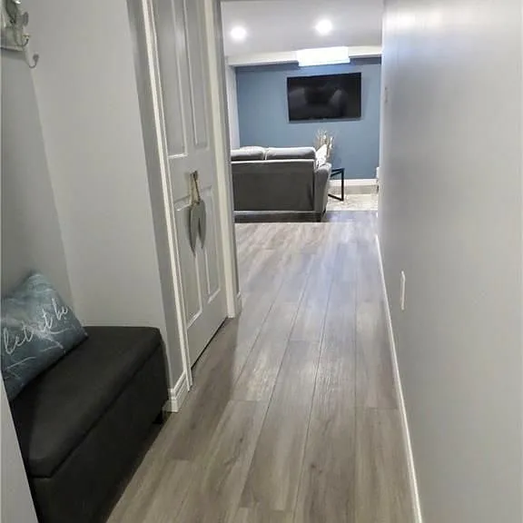 101 Roselawn Cres — Photo 23