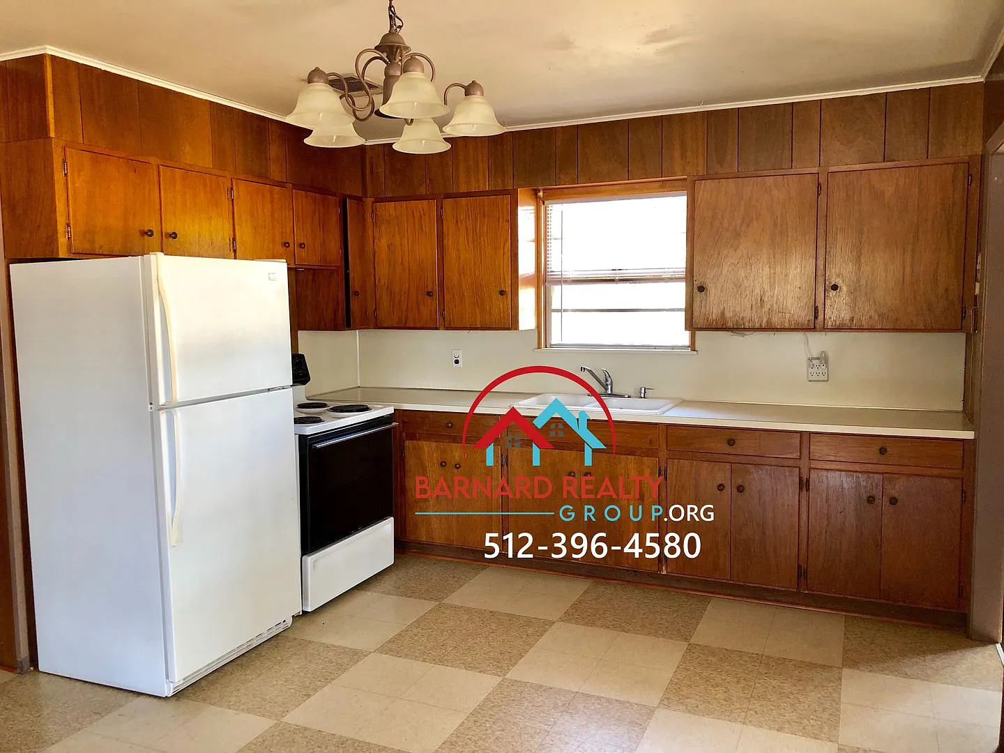 Available Now: 2/1 Just Outside City Limits on Large Lot — Photo 4