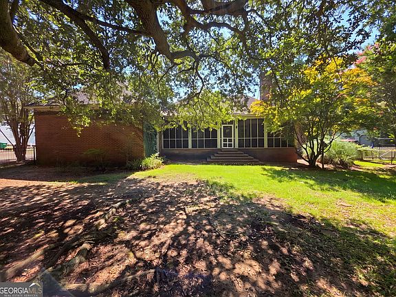 5th image of 2109 Cumberland Ln