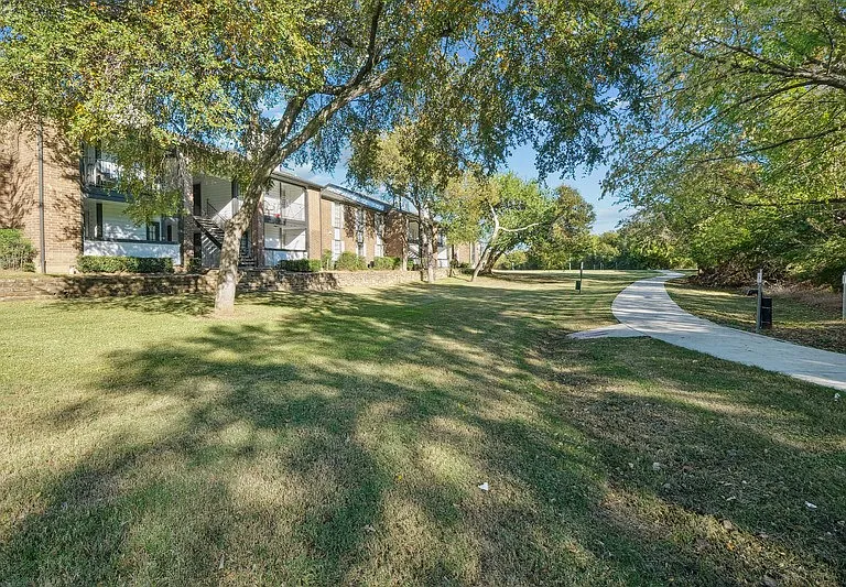 The Arbors of Euless Apartments — Photo 19