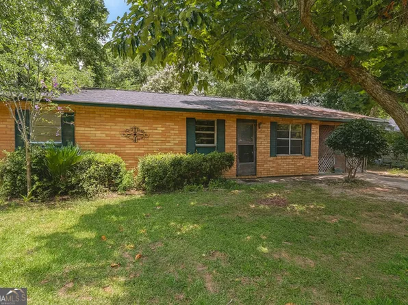 205 Debra Dr, Warner Robins, GA 31088