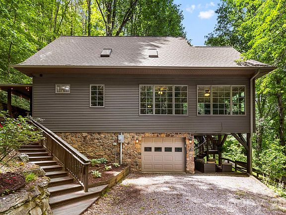 3rd image of 576 Mattie Marion Rd