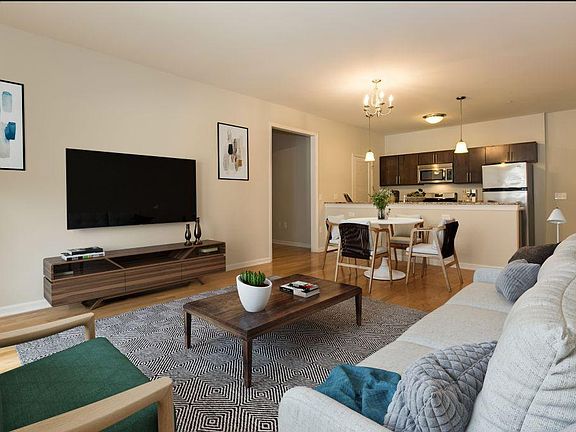 5th image of 76 Saint Pauls Ave APT 1L
