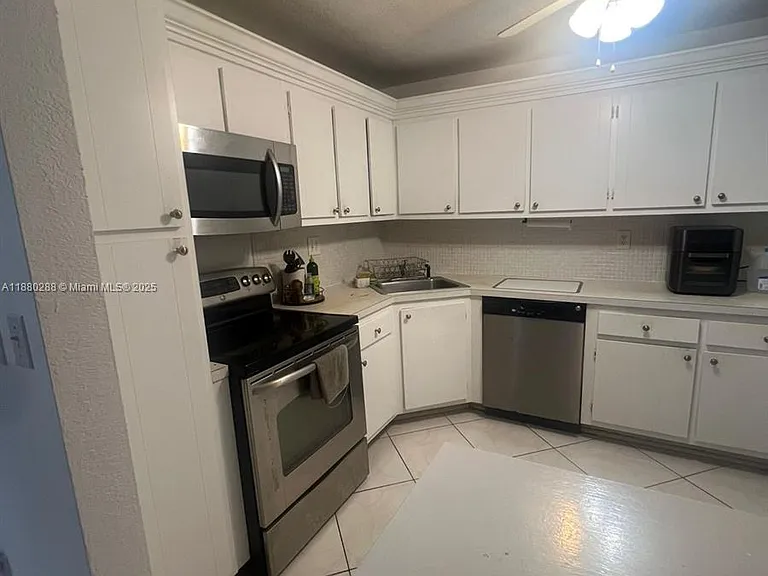 2750 NE 183rd St #1612 — Photo 12