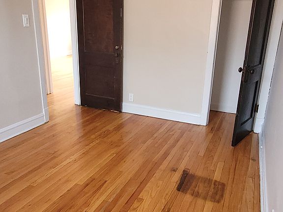 4th image of 2344 W Touhy Ave #2B