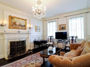 60 E Scott St APT 903, Chicago, IL 60610