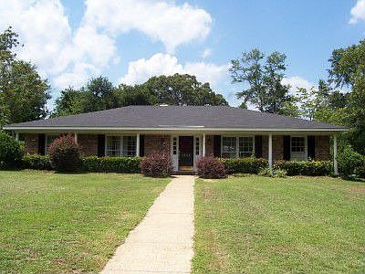 Great location close to U.S.A campus