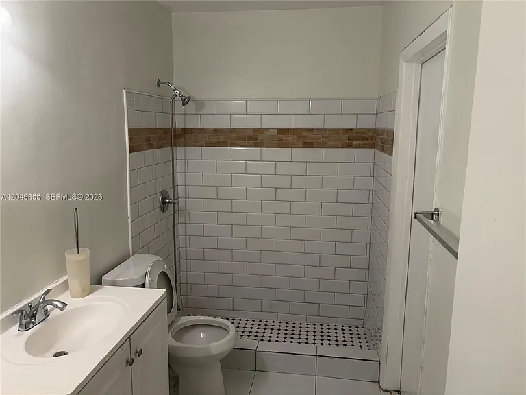 5853 McKinley St #3 — Photo 4