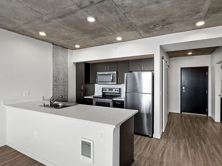 Stadium Apartments — Photo 62